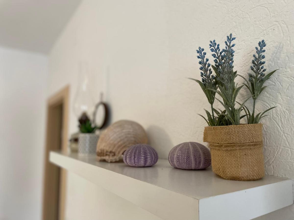 Studio Apartment Klaric Vis Bagian luar foto